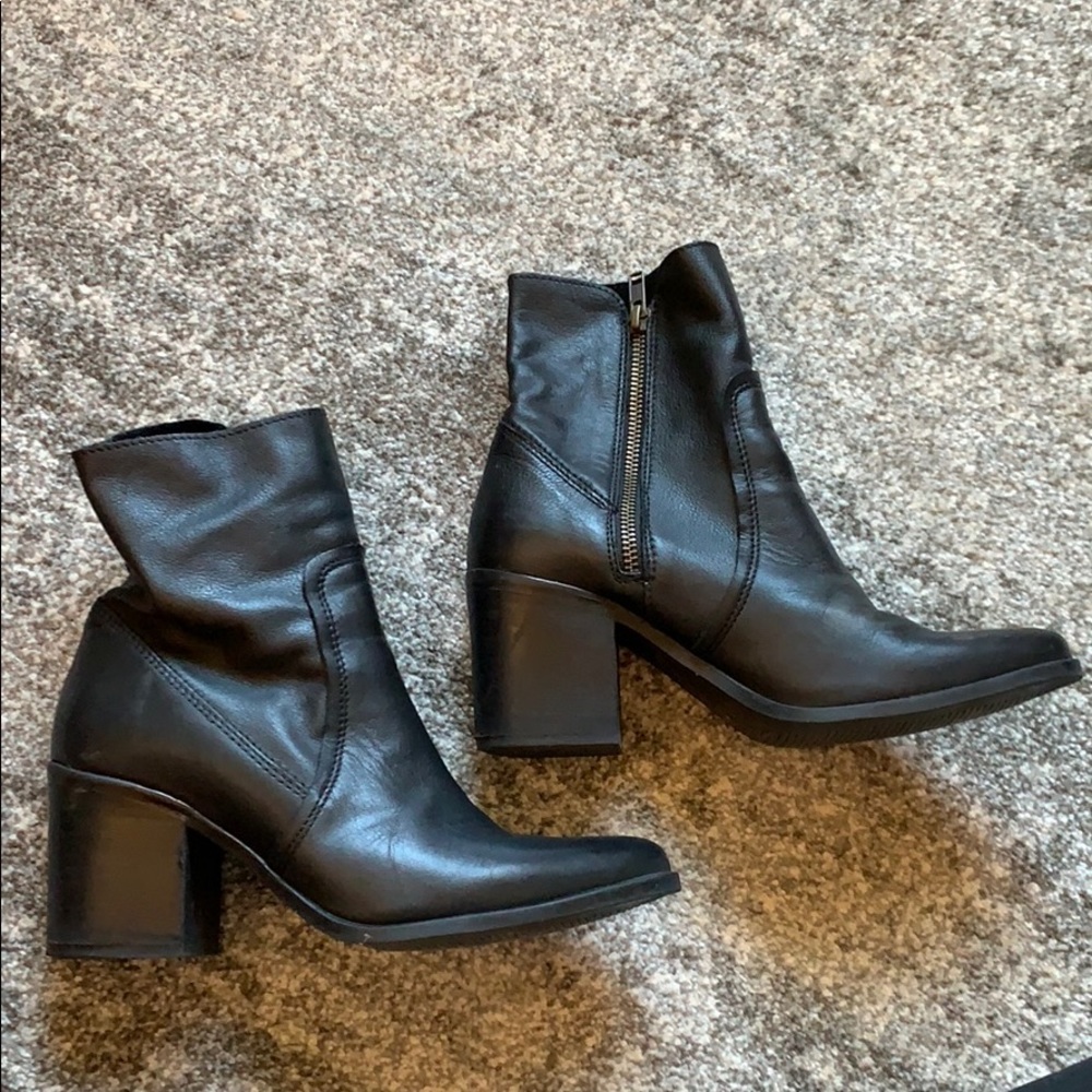 Steven Madden black block heel booties